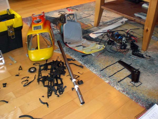 Hurricane 550 mit Jetranger...<br />Eigenresonanz durch bestimmte Kopfdrehzahl zerstörte den Heli