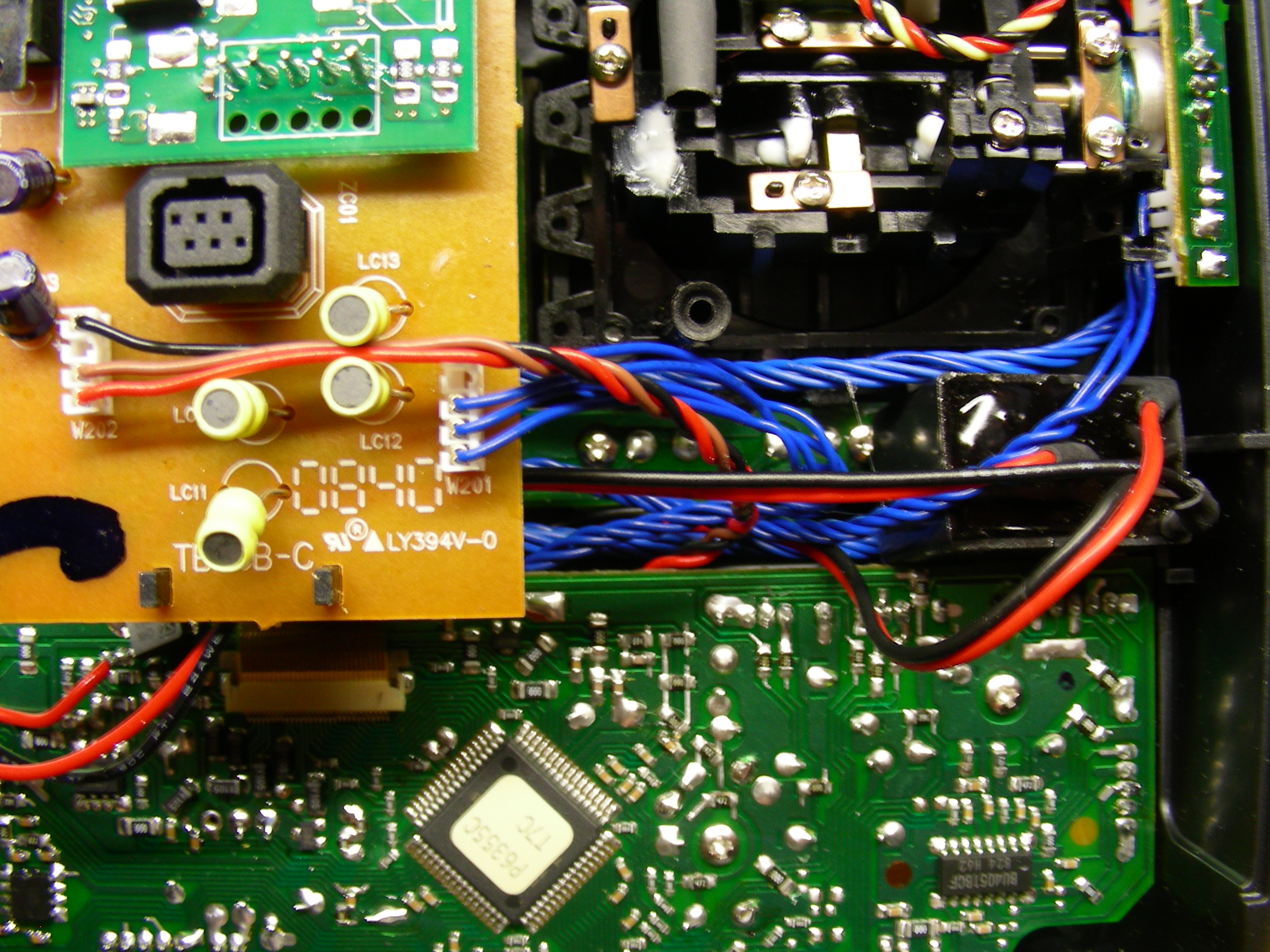 rechts oben der Inverter