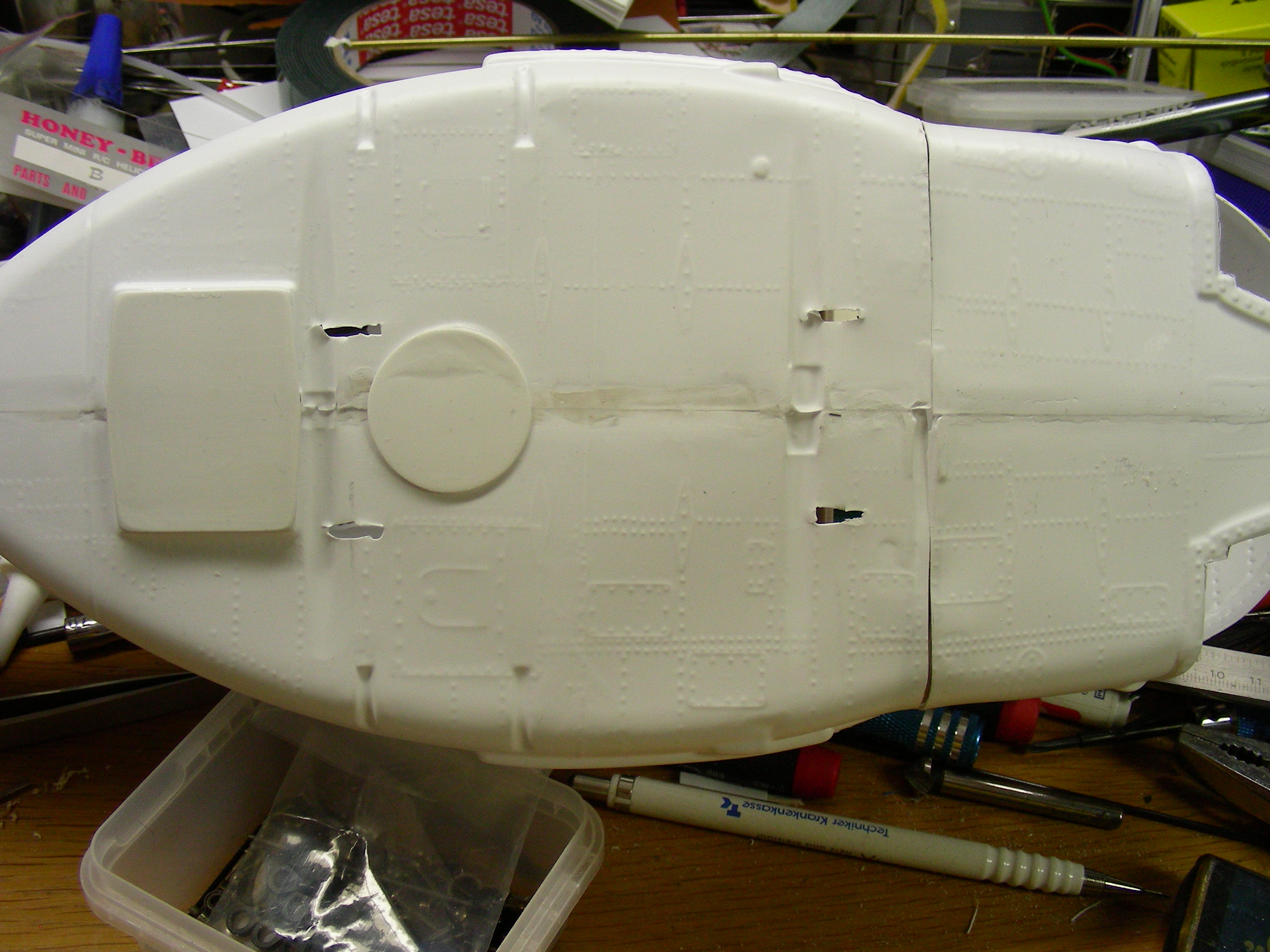 Bodenansicht mit den beiden "Deckeln"