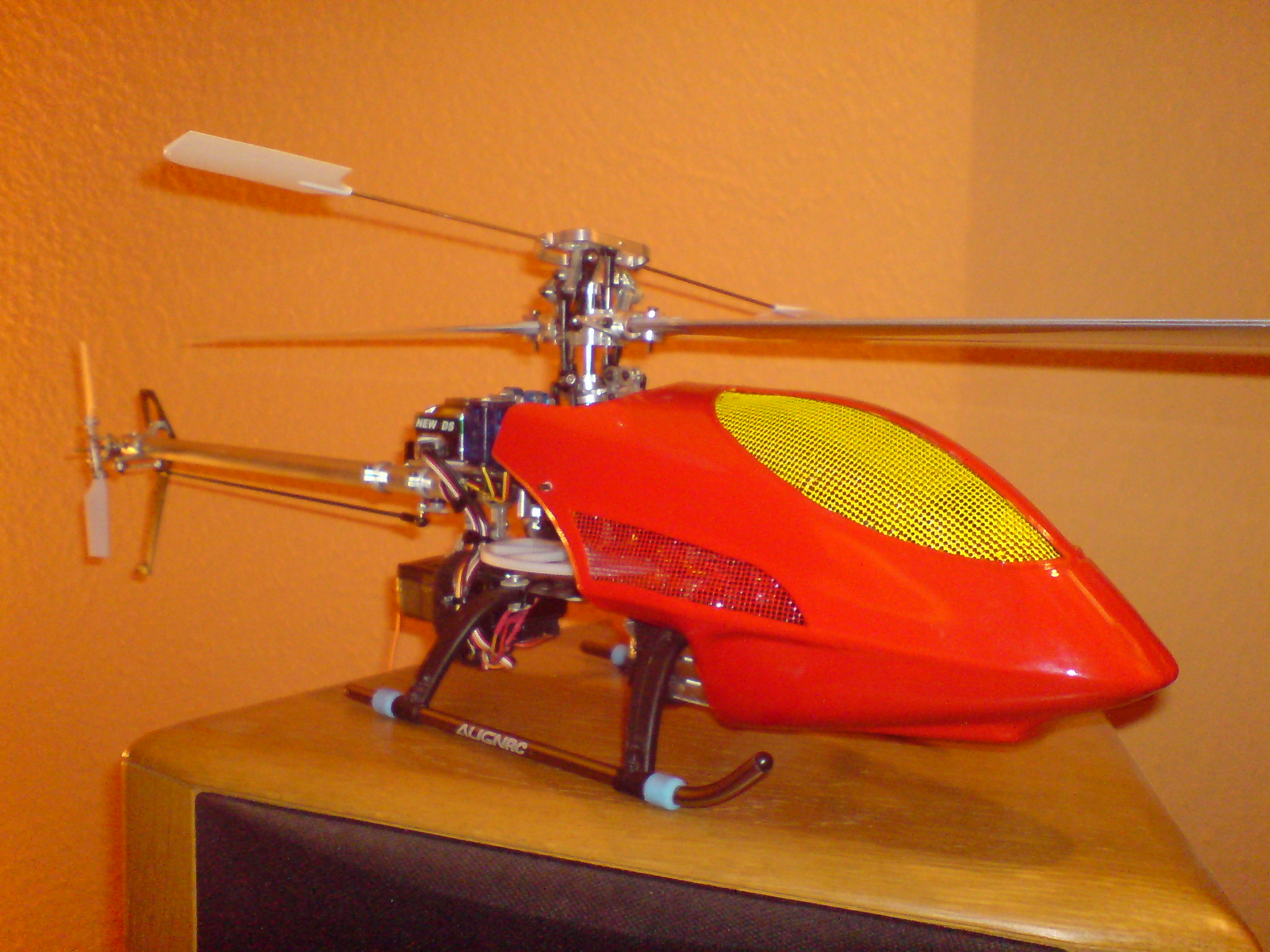 SJM Sparrow mit Haube und Landegestell vom Rex.