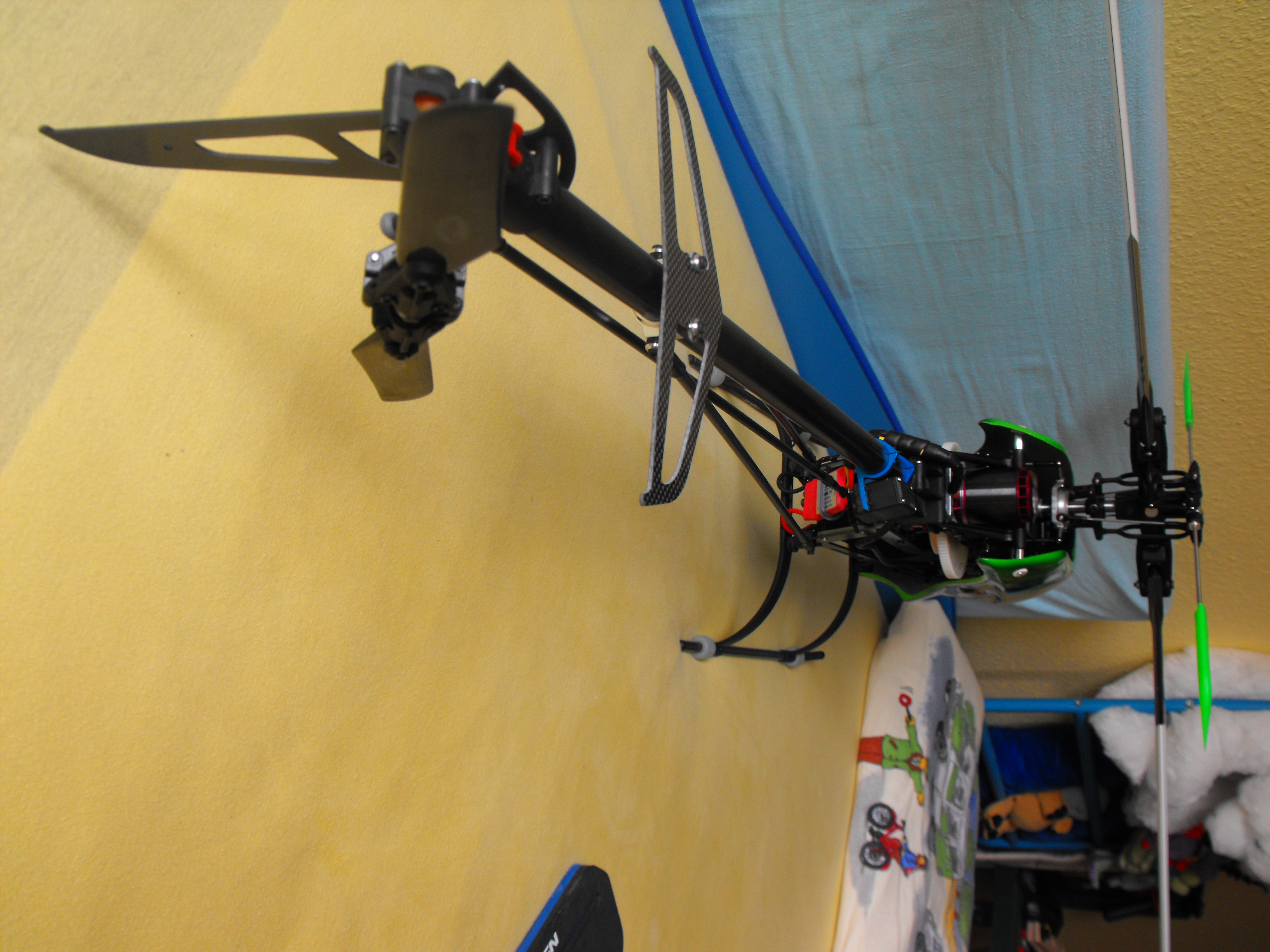 Neues Heckrohr mit neuer Abstützung natürlich in schwarz...