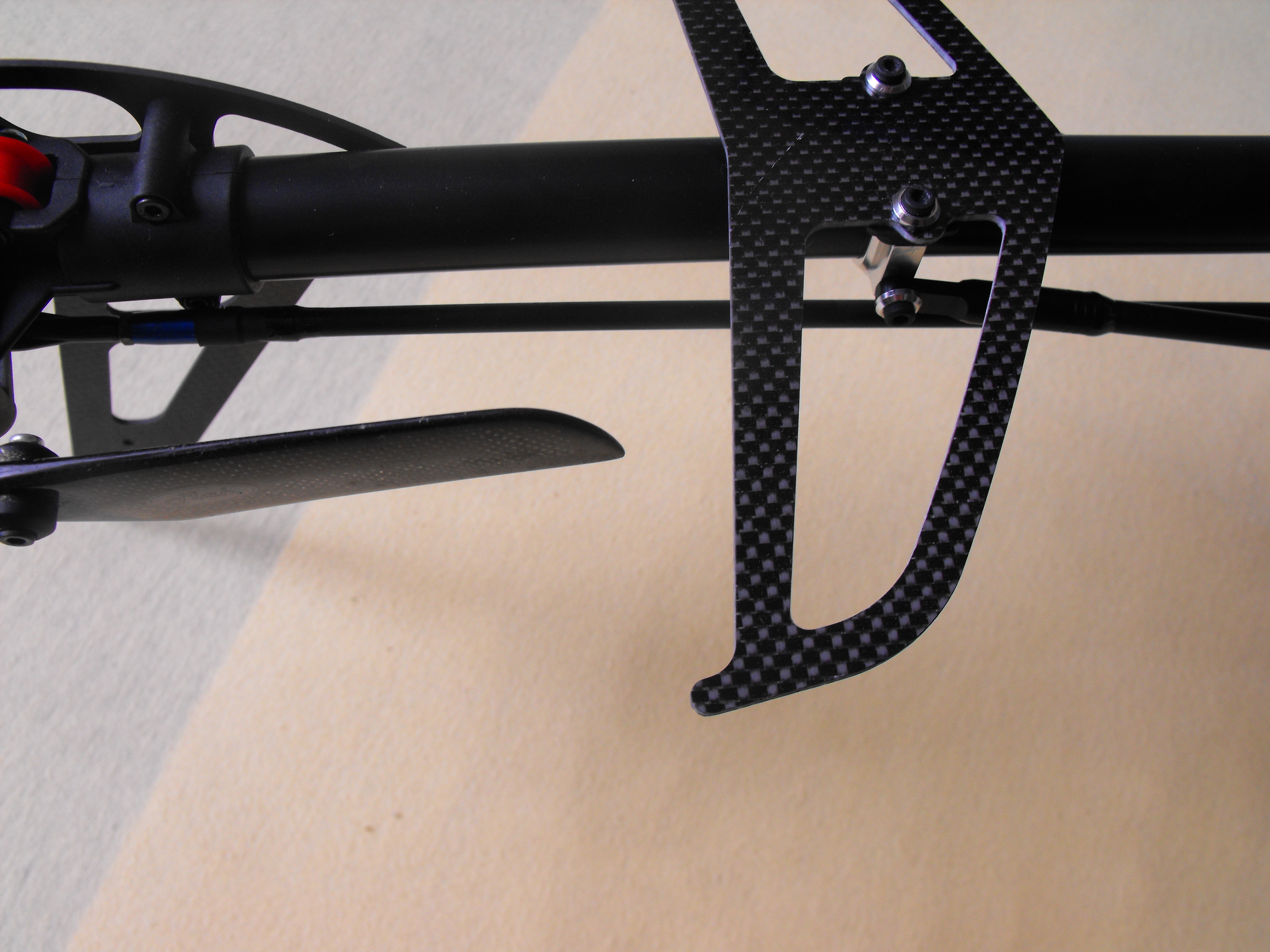 Was meint ihr reicht der abstand von den Blättern zum Höhenleitwerk, ich denke da kann nichts passieren, oder???