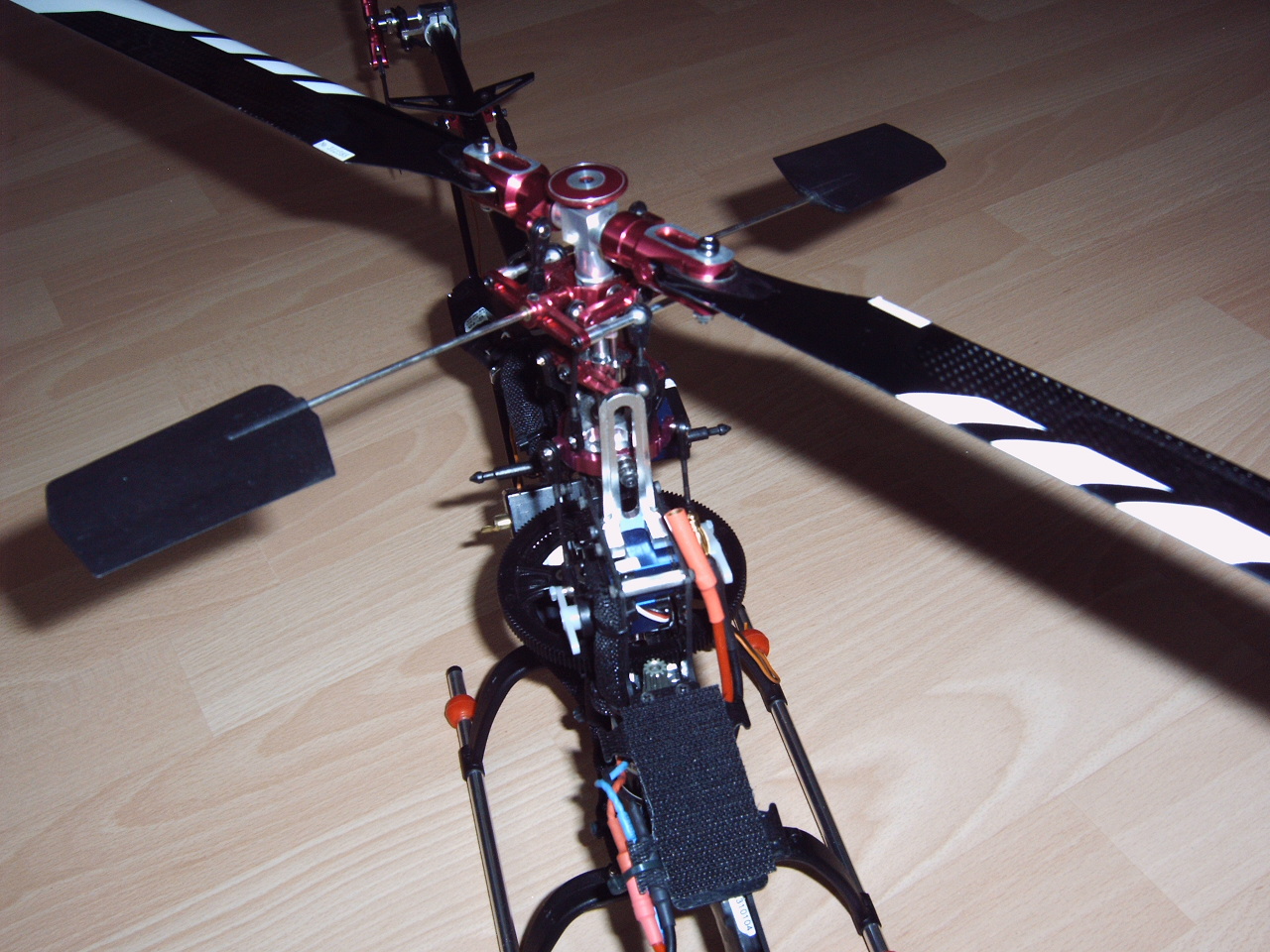 Rotorkopf mit Drucklagern und 4mm Blattlagerwelle