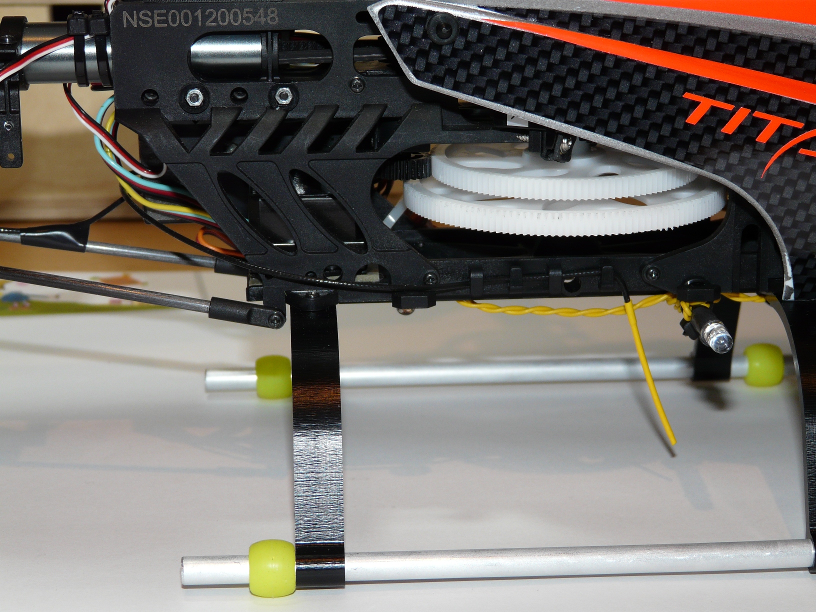 Das Antennenkabel passt wunderbar in die Kabelführung vom Cassis...die zweite Antenne