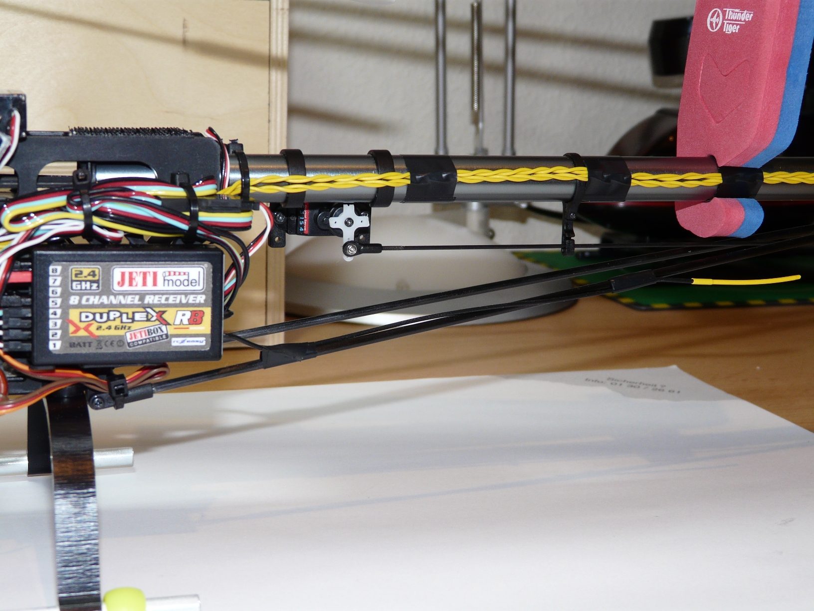 die erste Antenne... waagerecht...