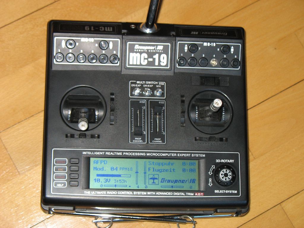 MC-19 eingeschaltet mit Antenne