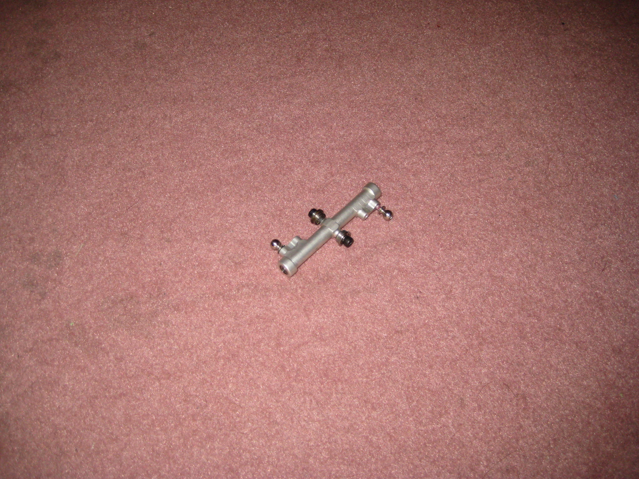 sogar incl Kugellager, kugelköpfen und schrauben!