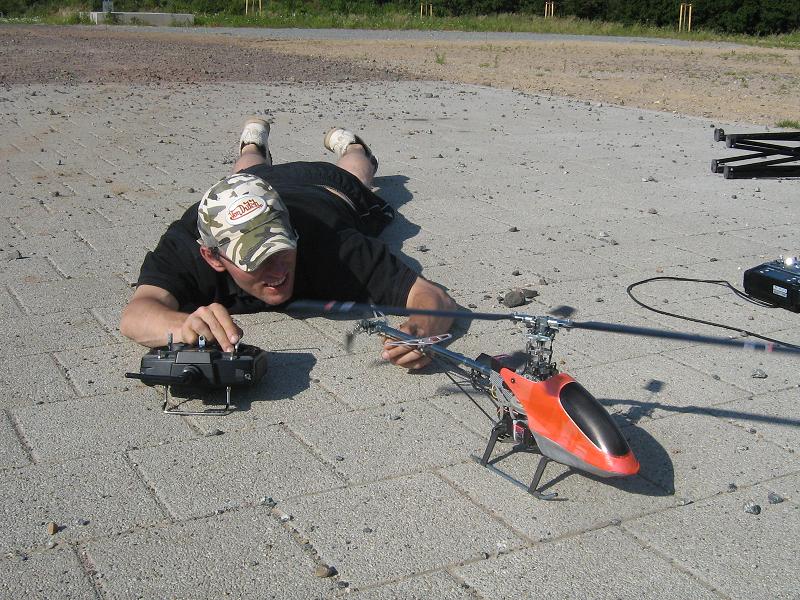 Basti am Schrauben 1.JPG