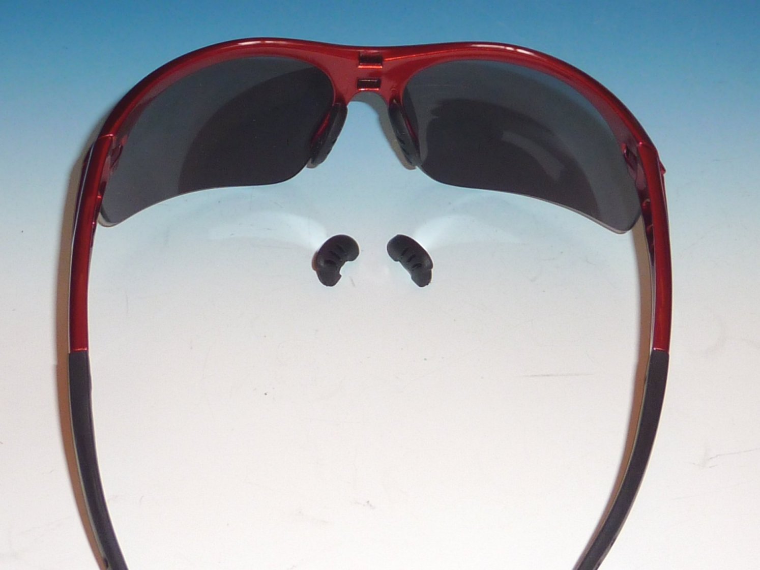 Die Brille wird nicht angeboten, die brauche ich selbst.