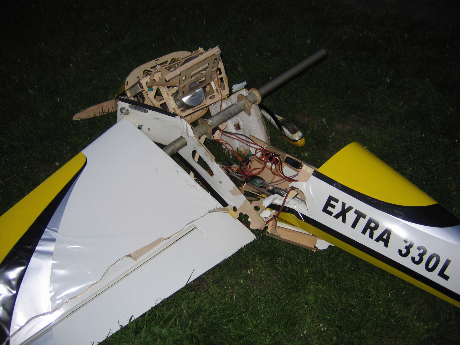 Extra_Crash 004.jpg