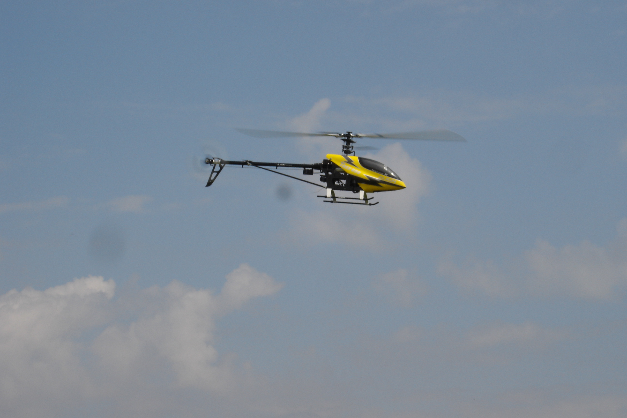 Erstflug mit dem neune T-Rex 600 ESP
