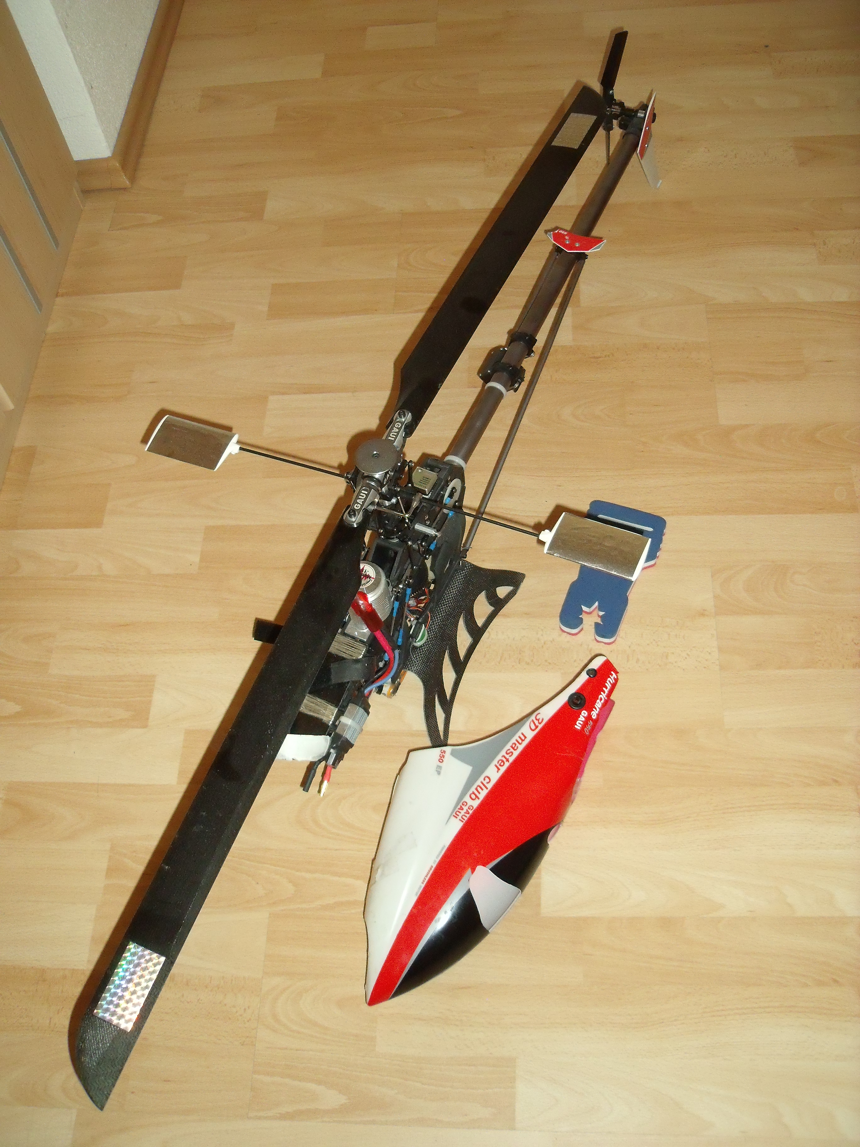 Hurri, wie er verkauft wird (außer Empfänger und Gyro)