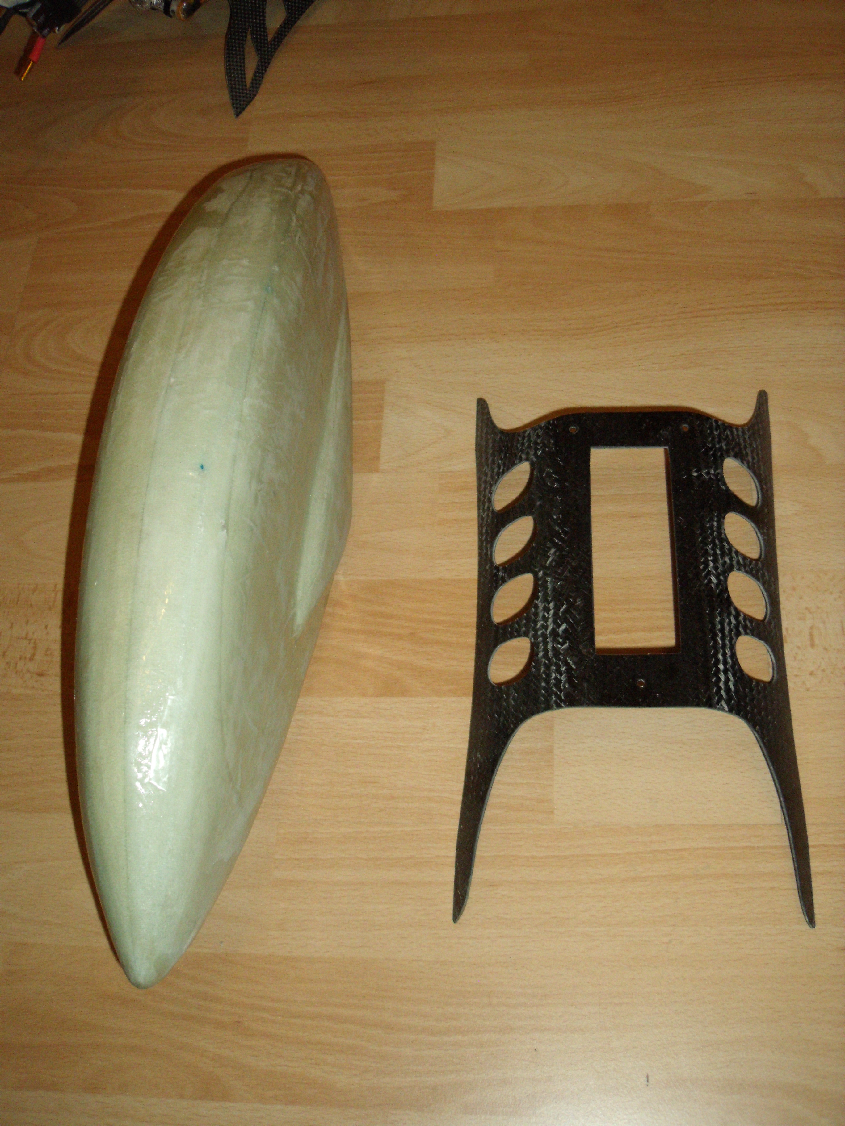 Eigenbau-Haube und Landegestell