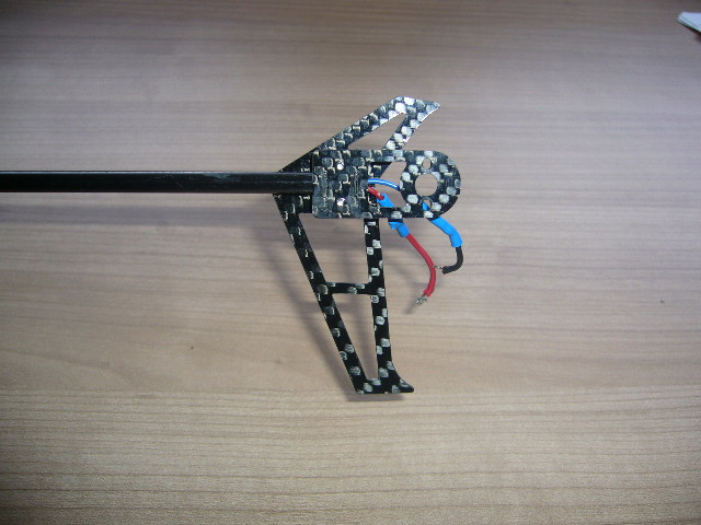 Seitenleitwerk mit Motorhalter