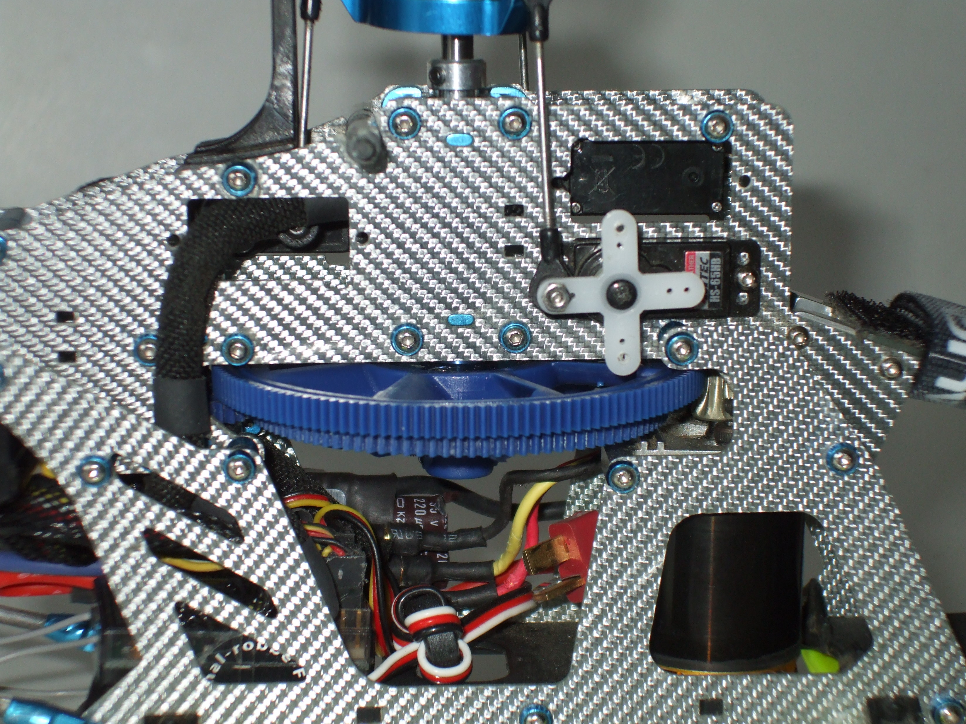 A_Trex450GF_SE_450_Side_R.JPG