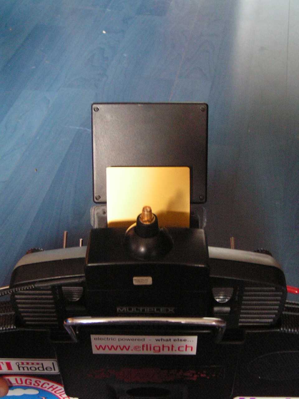 Befestigung Jeti-Box von hinten