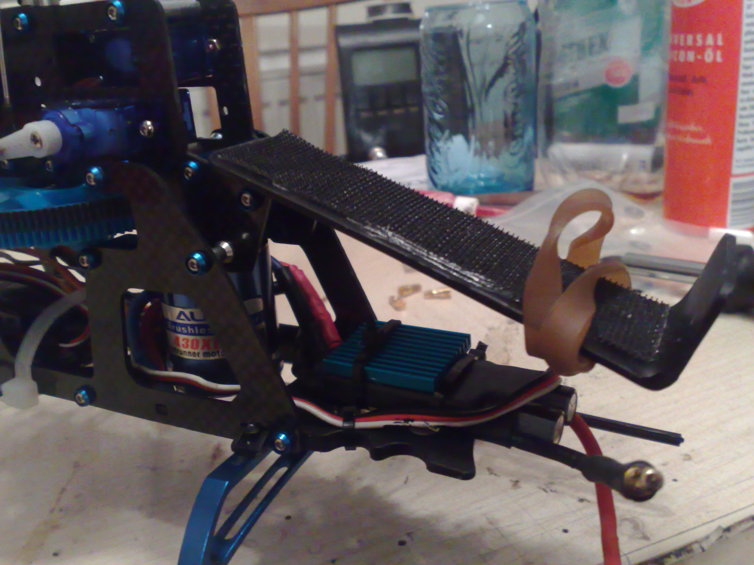 Selbstgebauter Akkuhalter aus ALU für die 2500er Saehans