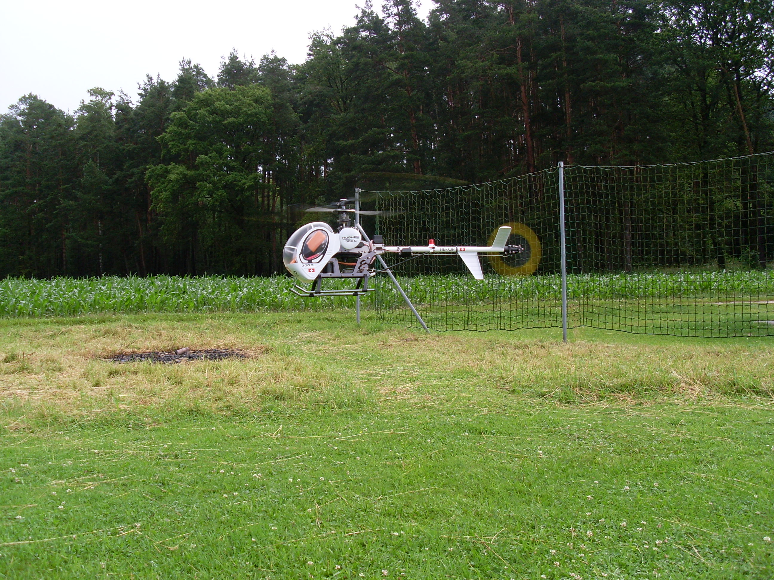 Hughes 300 im Flug mit Motor Bierlein
