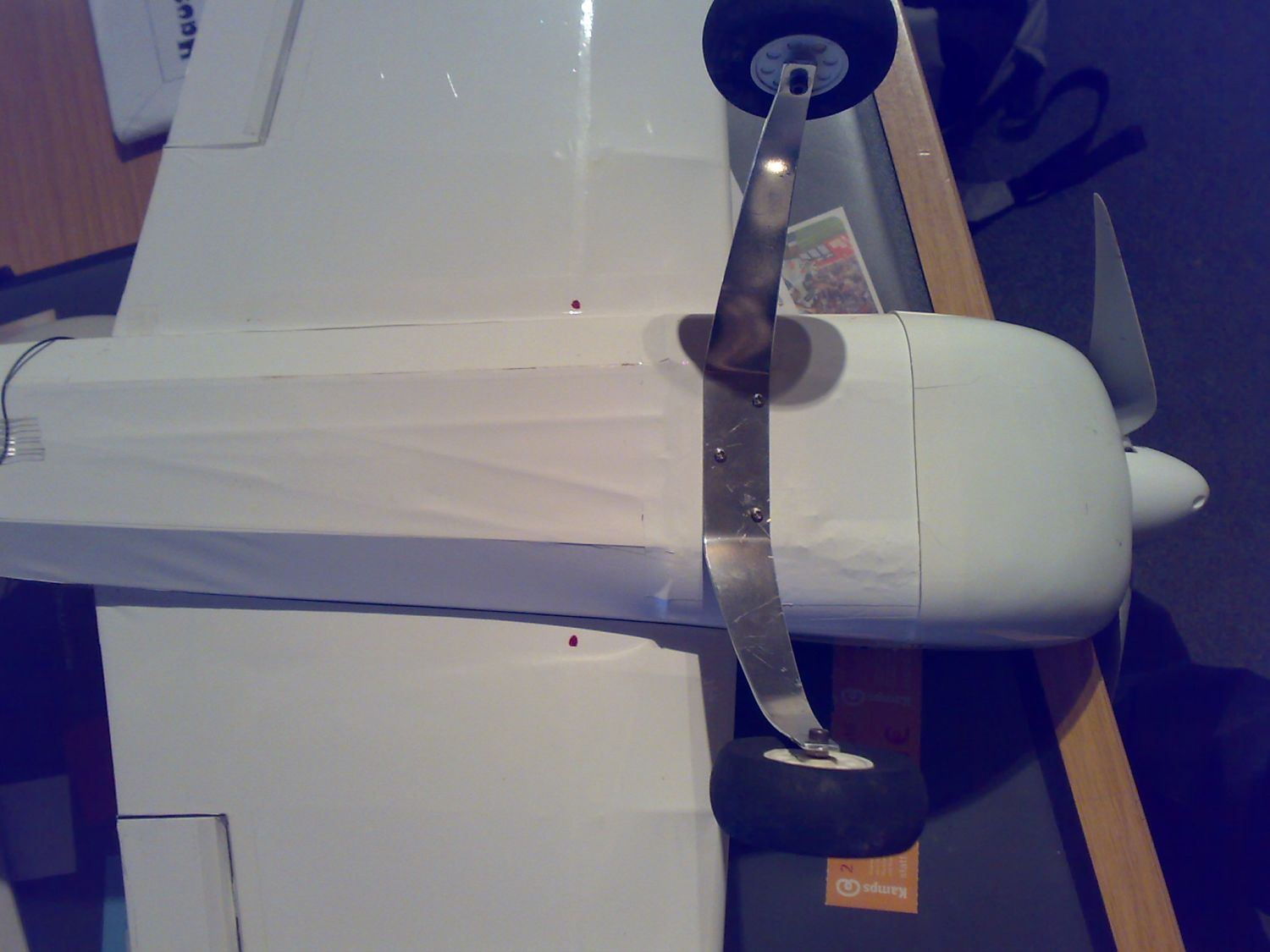 Die reparierte Stelle. Alles wieder bombemfest, so gut wie gar nicht sichtbar!