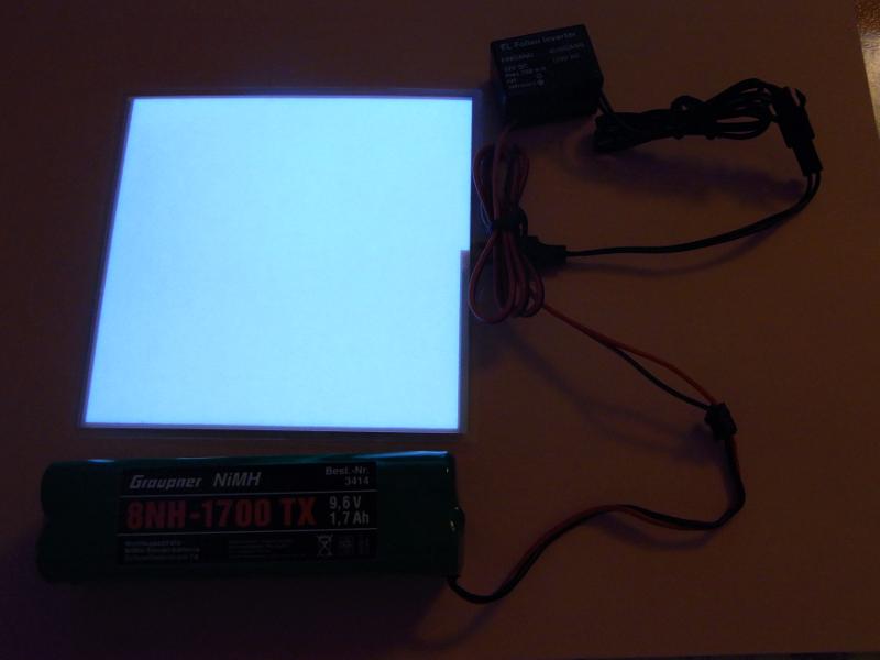 Die Folie leuchtet auch mit 9,6V am Transverter.