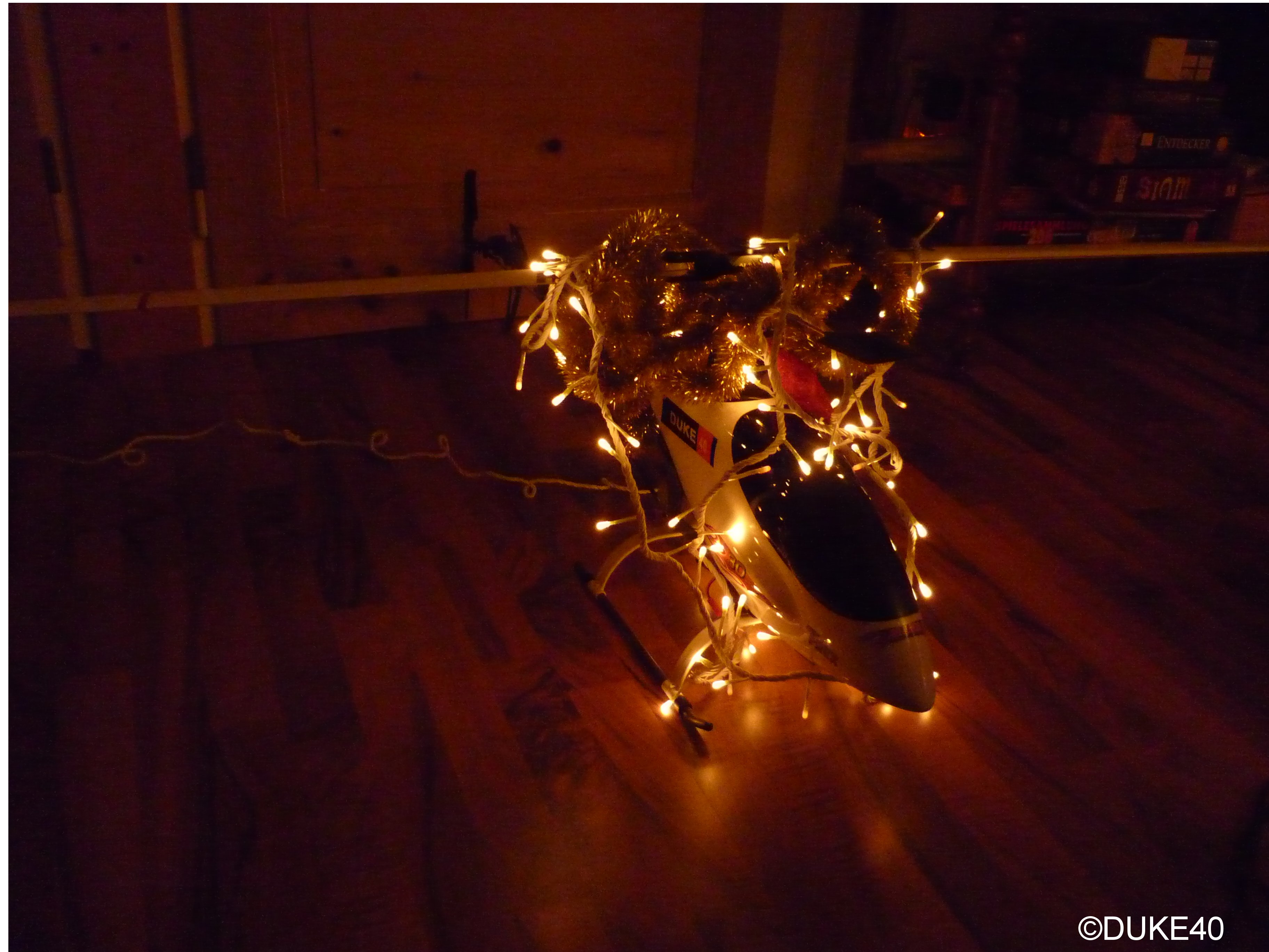 DUKE40-X-MAS.JPG