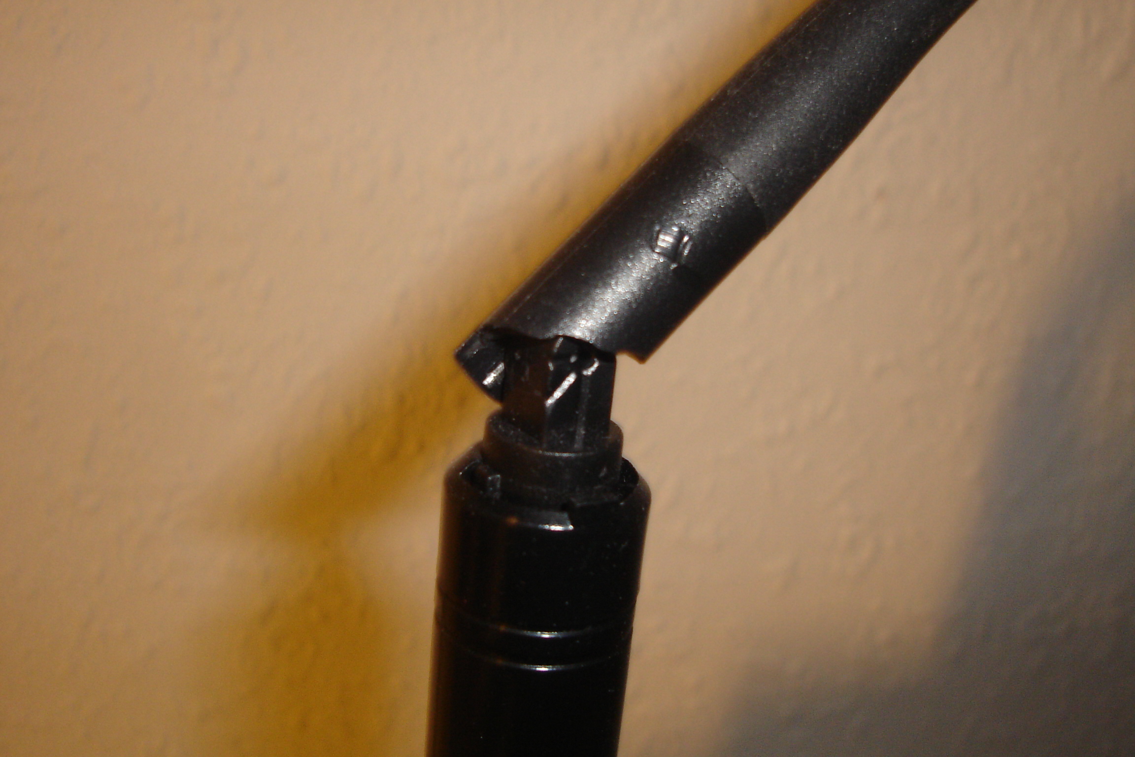defektes Plastik der Antenne