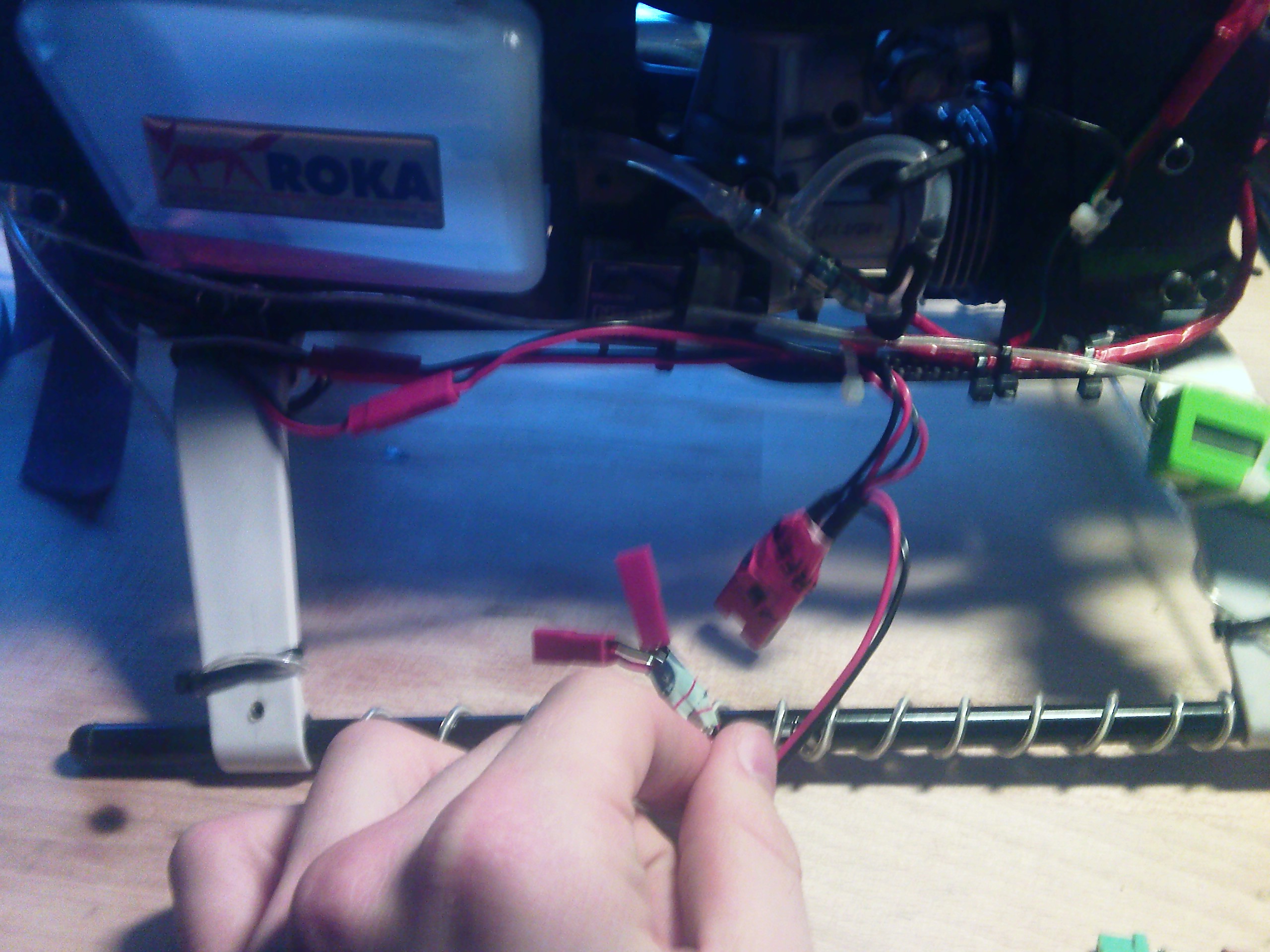 Steckergedöns, in Hand Stromversorgung Inverter Haube