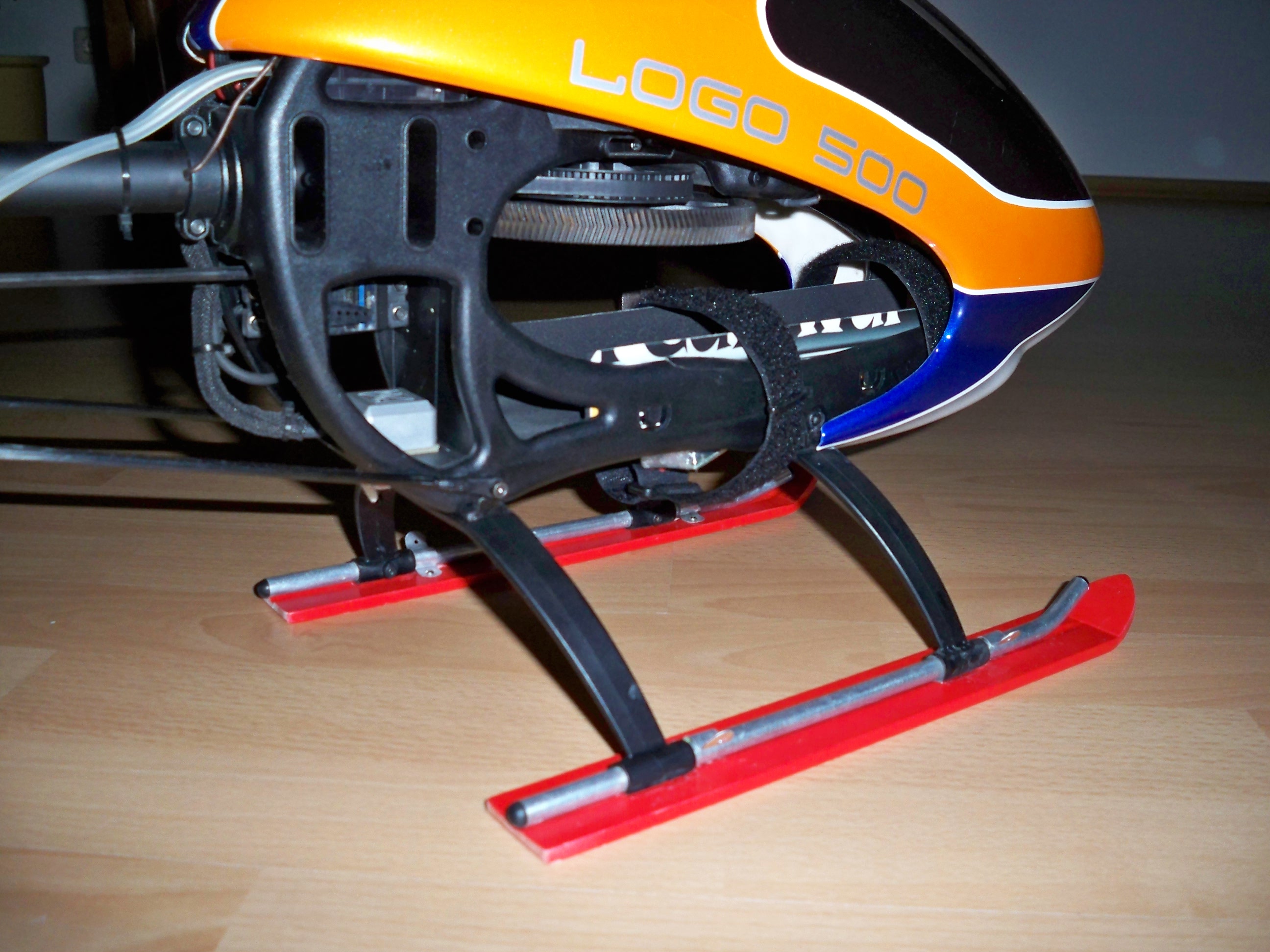 Logo 500 mit Skiern