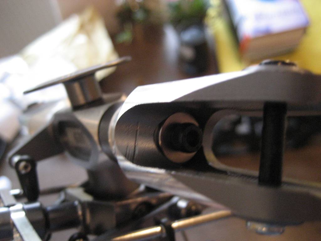 der blatthalter hat n fiesen macken... ist aber der einzigste am ganzen heli!