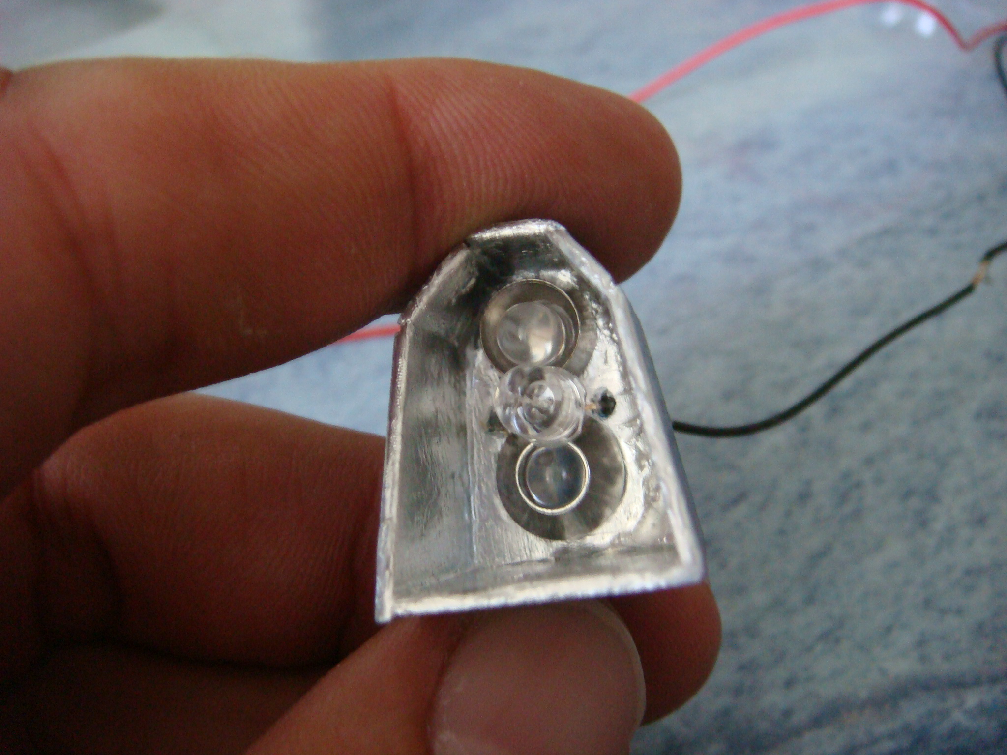 Ein Rücklicht (3 LEDs) für die HPI Karosse