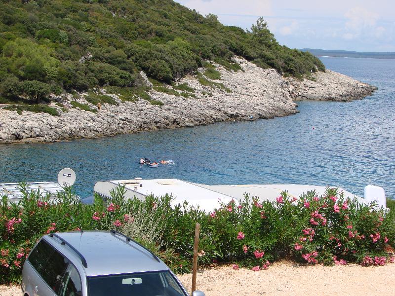 Ein Blick vom Stellplatz in unsere Bucht