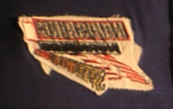 Innenseite vom Logo auf dem Shirt vorne.