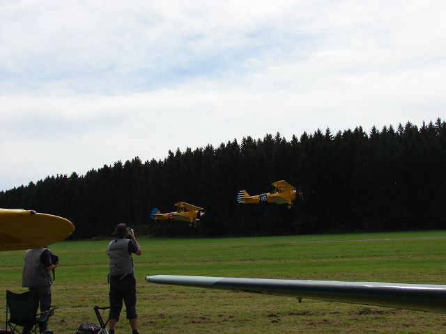 2 Stearmans mit 7Zyl Sternmotor