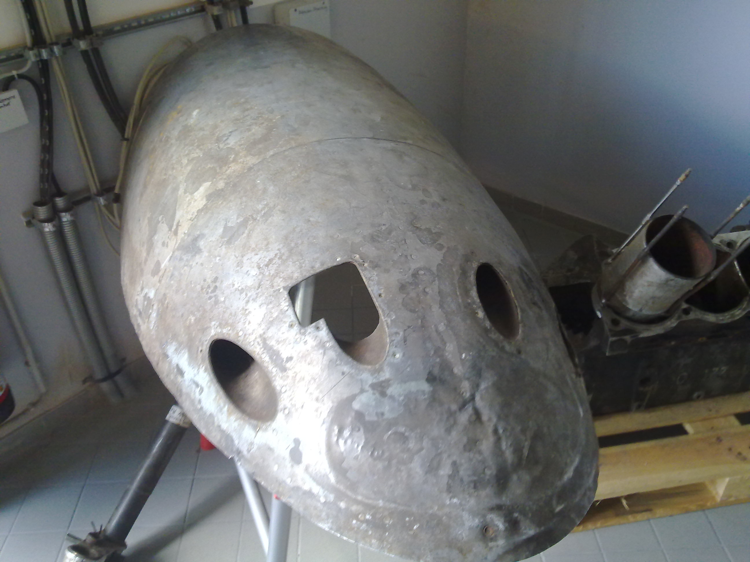Das ist eine Haube, könnte von einer P-38 stammen, stand nix dabei