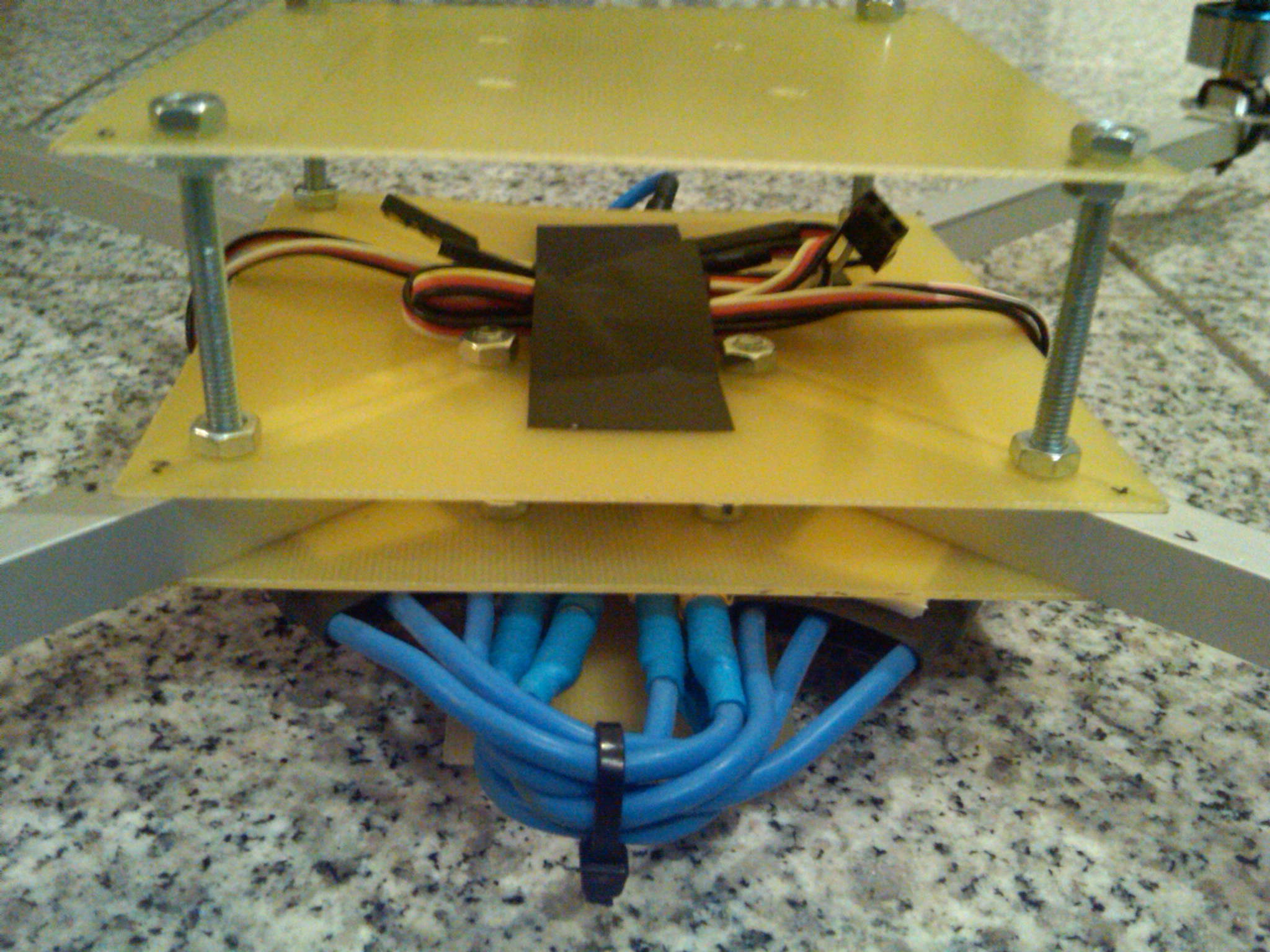 Hier ist Platz für Empfänger und KKQuadrocopter Elektronik
