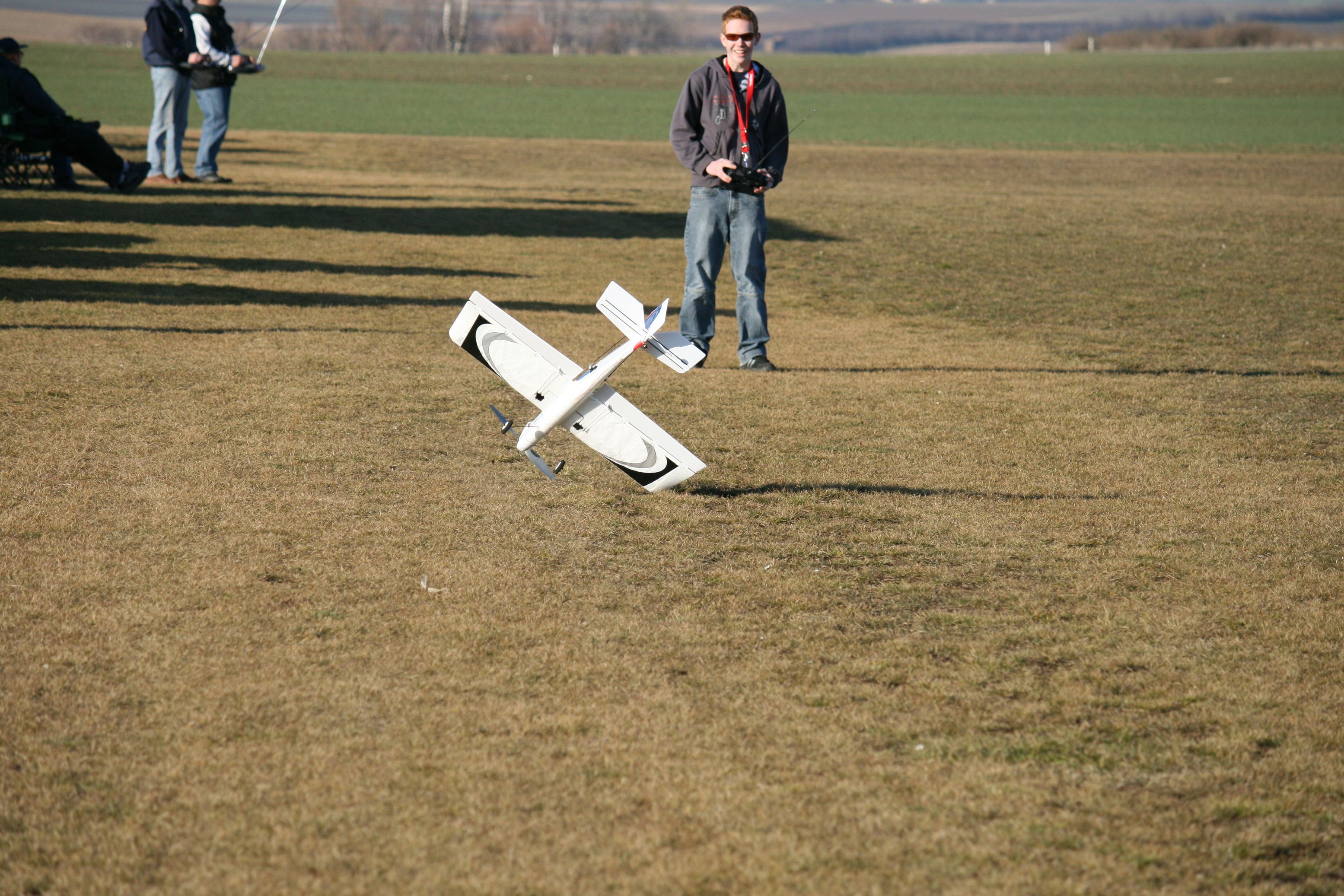 Vom Anfang meiner Fliegerkarriere, man beachte meinen Gesichtsausdruck! Damals hat crashen noch Spaß gemacht :-)