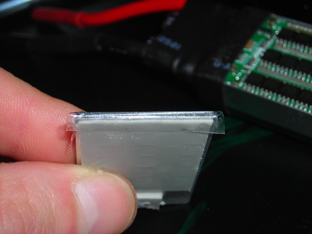 Da hilft noch zusätzlich Tesafilm zur Isolation.JPG