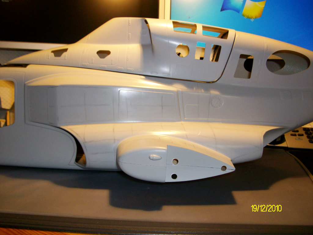 Mit Bleistift handgezogene Linien für die Vario-Klebenieten