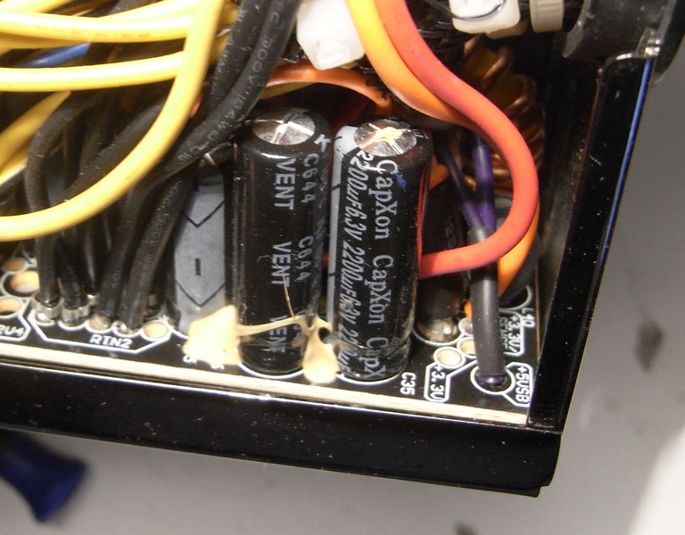 ..da quillt schon das Elektrolyt heraus :(