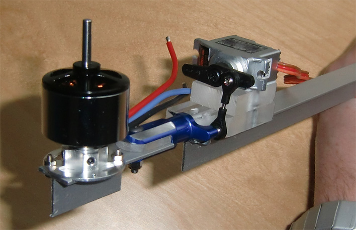 Heckmechanik (PROTOTYP!!) an Alu-T-Träger 15mmx15mm