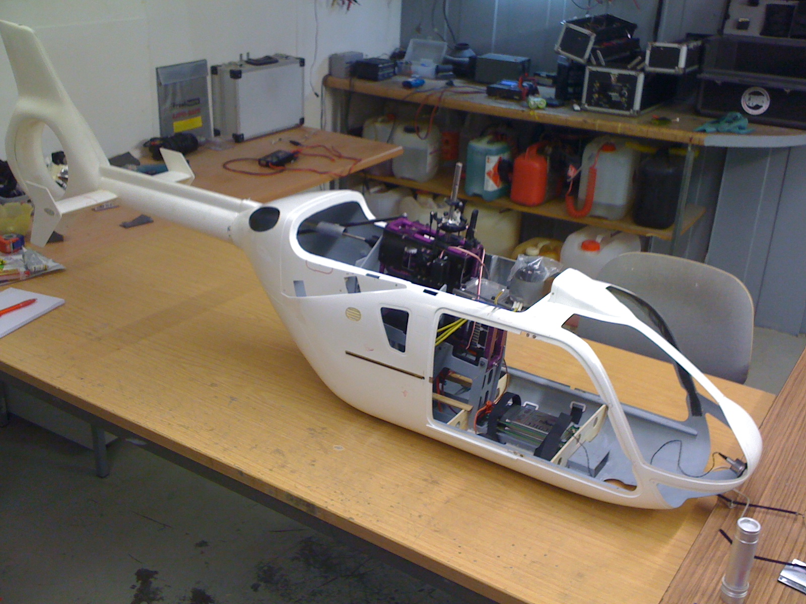 ec 135-innen 002.jpg