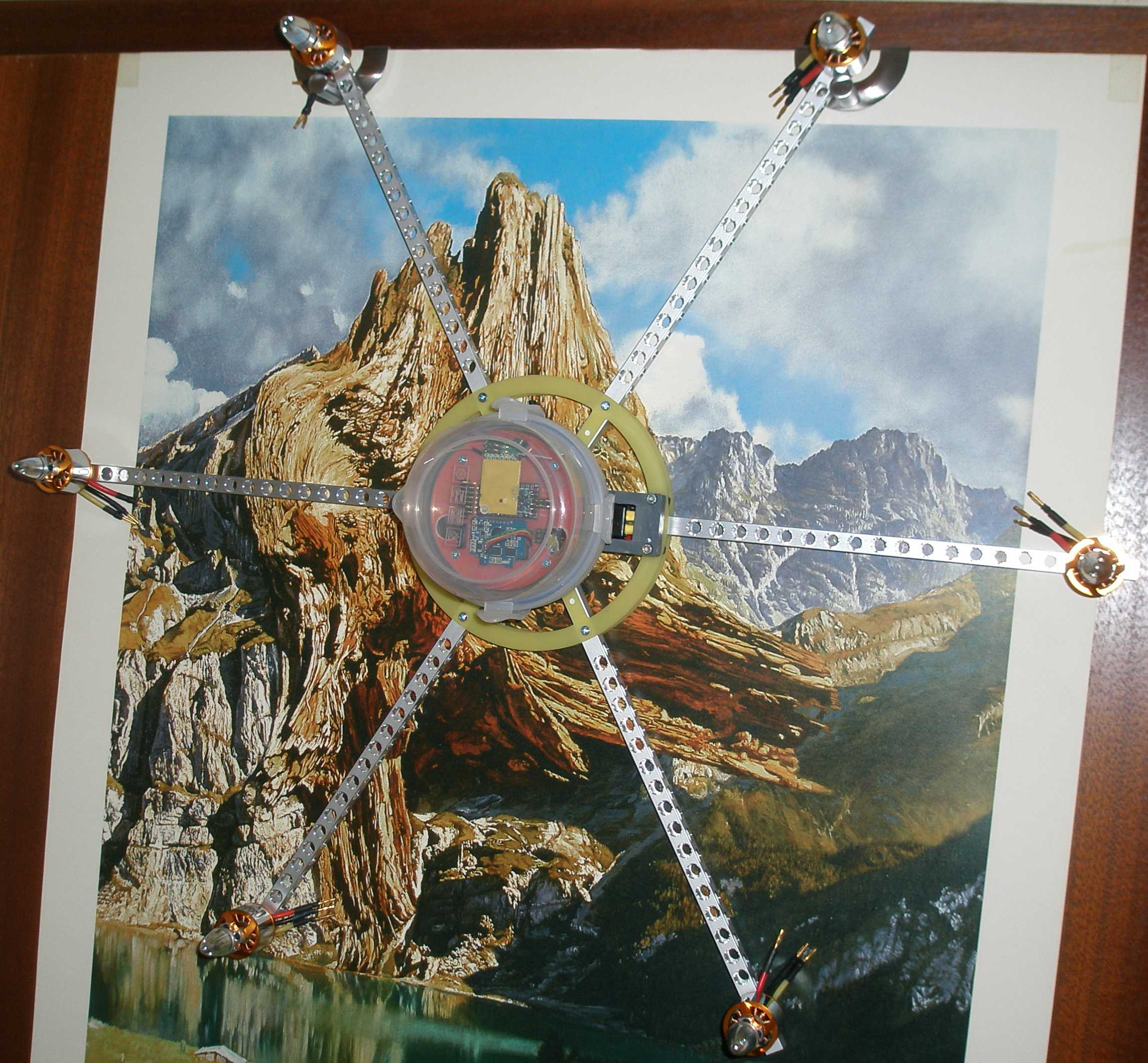 Fliegt schon, fällt beim fotografieren einfach runter