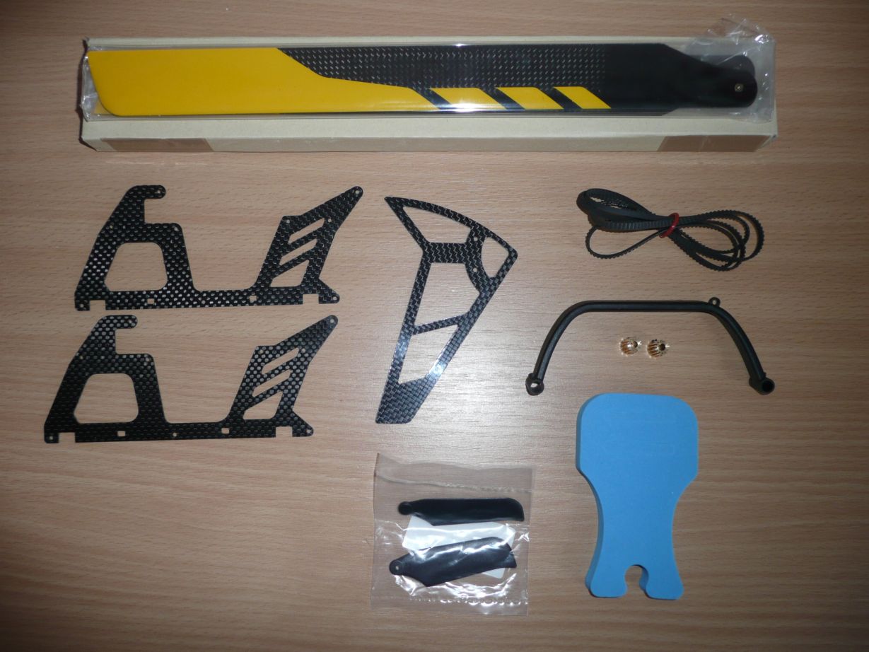 20110401 T-Rex 450 Teile.jpg