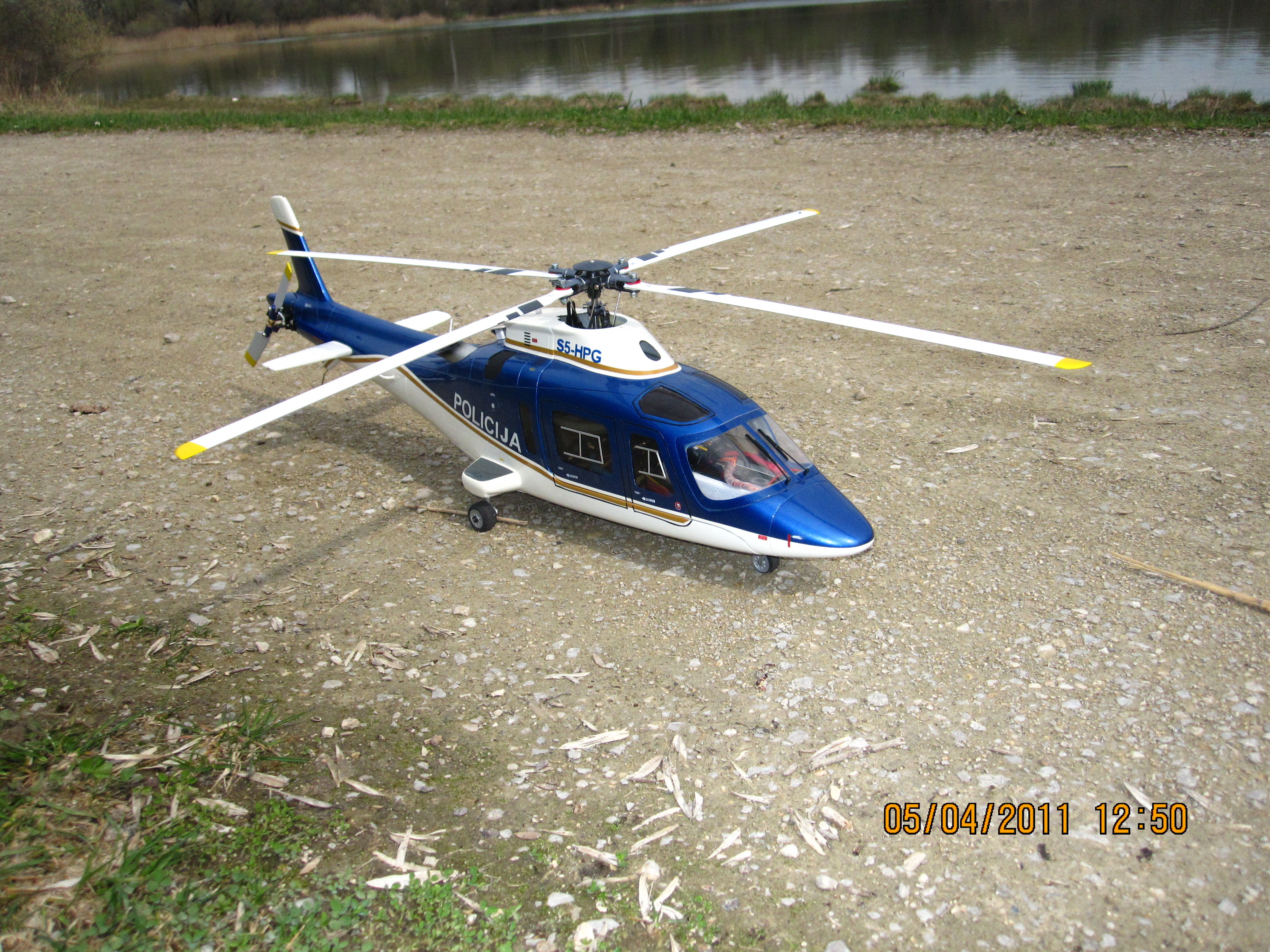 A-109 Policija 4-Blatt 004.jpg