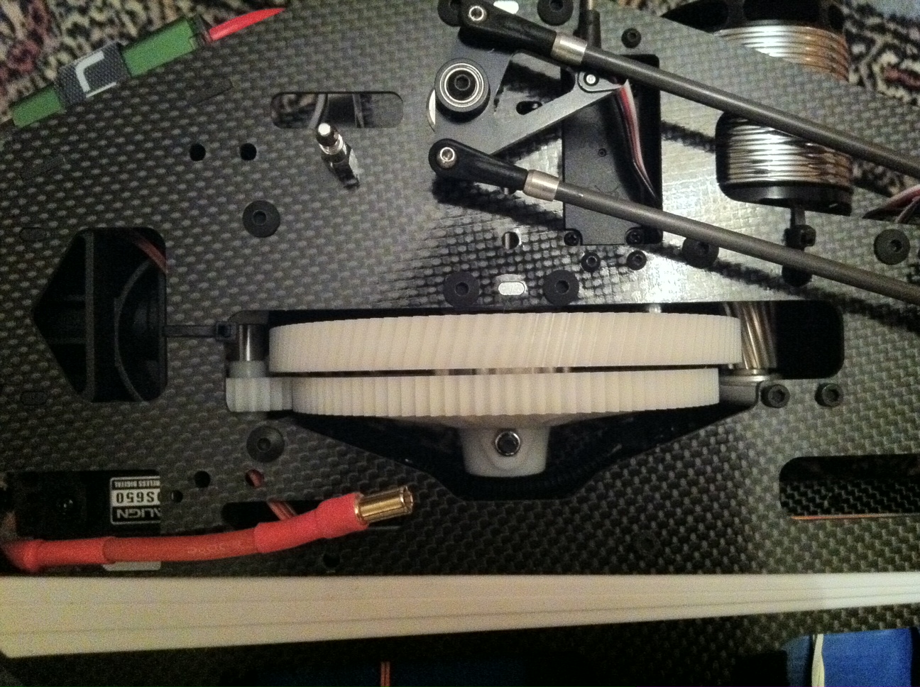 T-Rex 700 schrägverzahnt.jpg