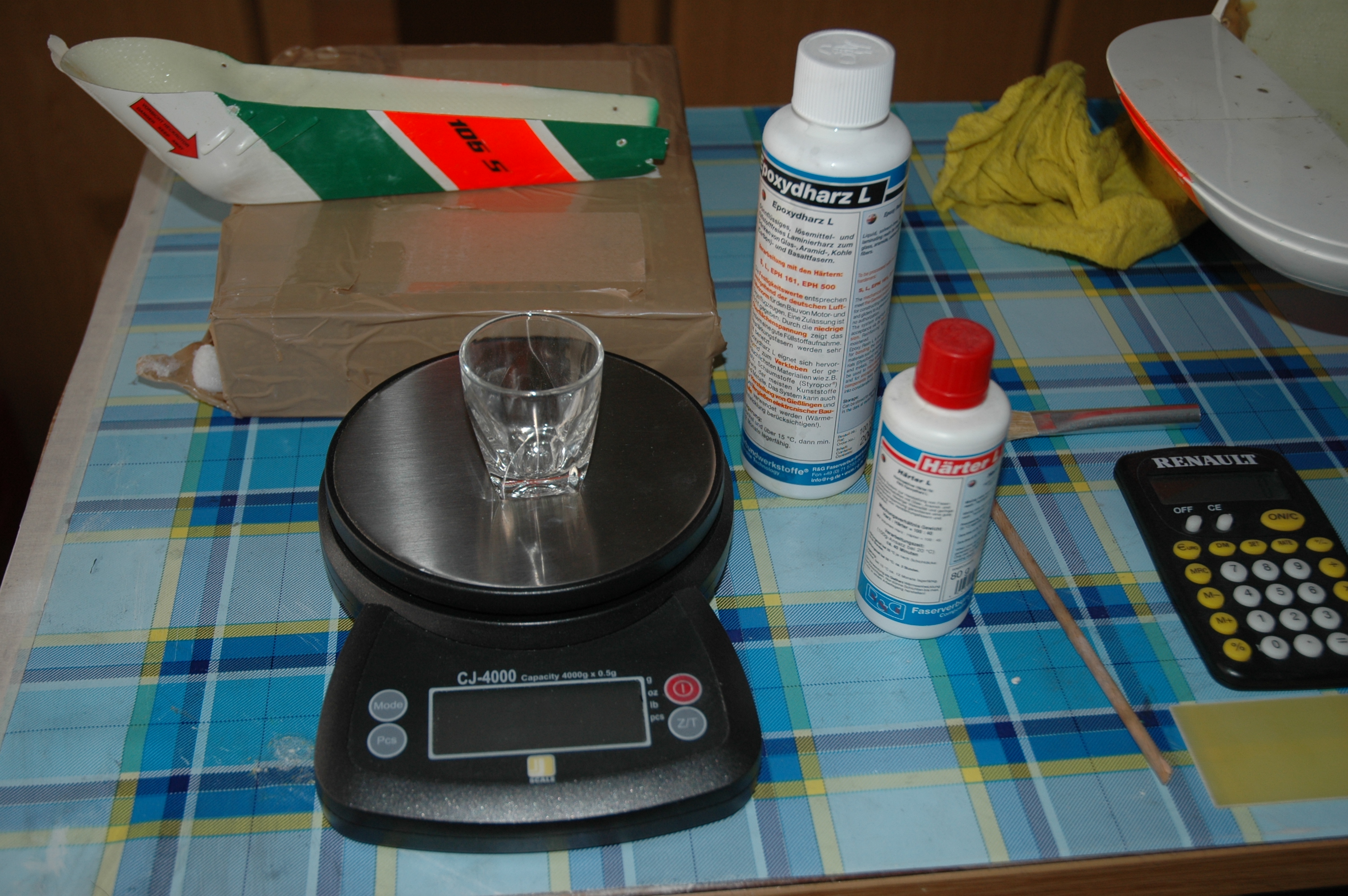 ein wenig Epoxy angerührt